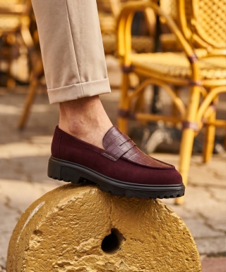 Mocasini bordo din piele neagră cu talpa neagră - SKIN