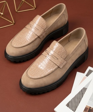 Mocasini bej deschis din piele neagră cu talpa neagră - SKIN - Img 3