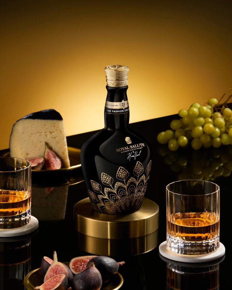 Royal Salute The Fashion Collection Harris Reed Edition II 21 YO 0.7L