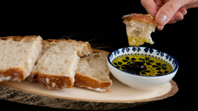 Ulei de măsline extravirgin. Cum îl alegi corect și ce greșeli fac 90% dintre oameni