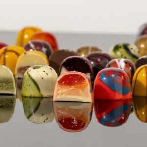 Praline Premium Ciocolata Artizanala Red Peters 95g - Img 3