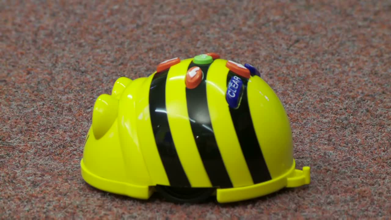 Beebot програмируем робот — видео демонстрация