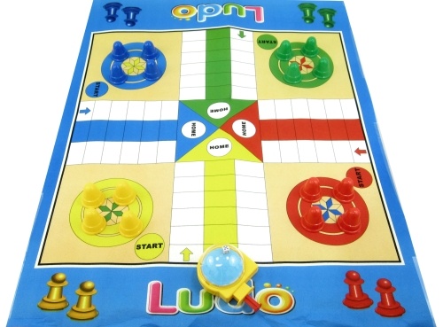 Игра навън