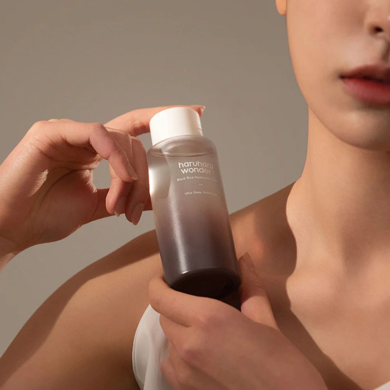Haruharu Wonder, Wonder Wonder Black Rice Hyaluronic Toner, antioxidant toner, 300 ml - 1 | YEO