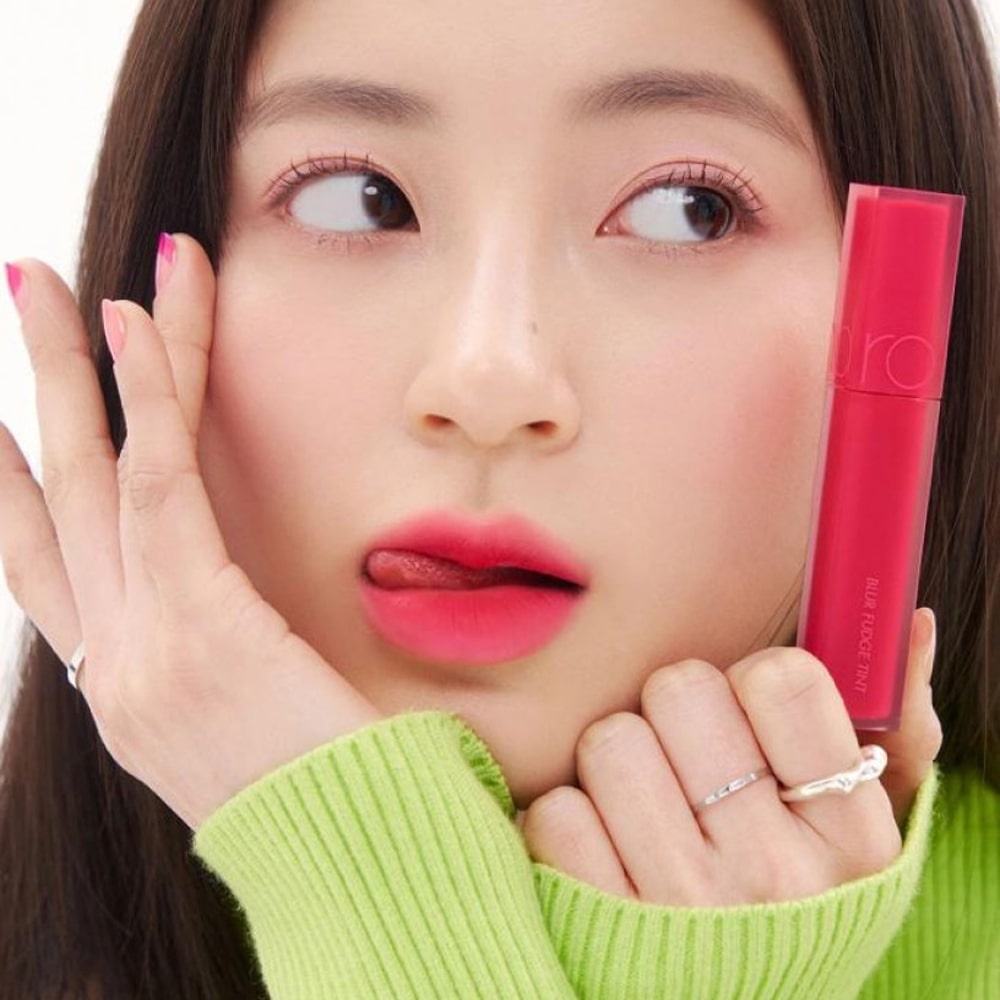 Rom&amp;nd, Blur Fudge Tint - Smoothing Lip Tint - 11 Fuchsia Vibe , ruj lichid de buze cu un finisaj mat, 5 g