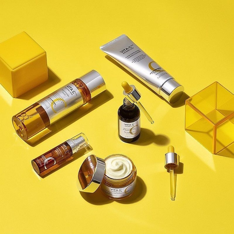 MISSHA, Vita C Plus Spot Correcting Concentrate Ampoule, fiolă concentrată pentru corectarea petelor, 15 g - 1 | YEO