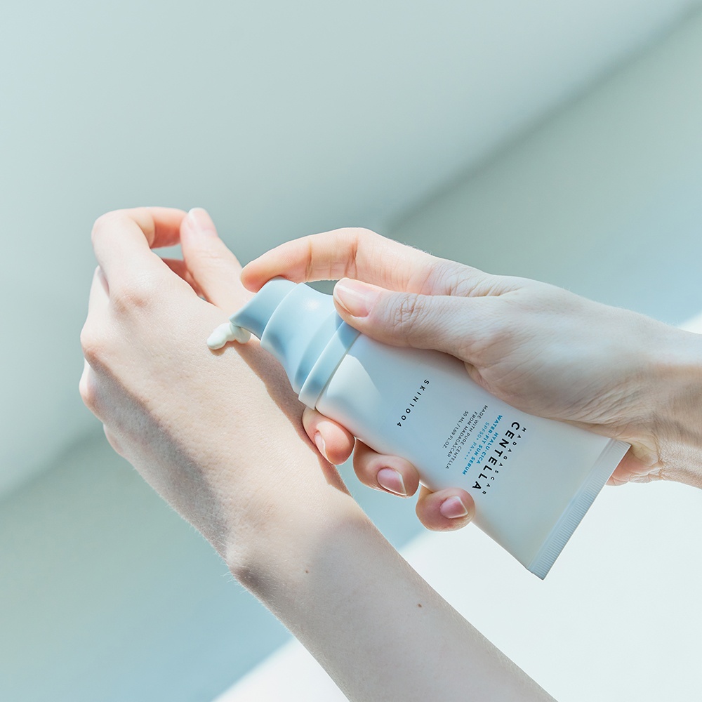 Skin1004, Madagascar Centella Hyalu-Cica Water-FIt Sun Serum Light, crema cu protecție solară, 50 ml - 1 | YEO