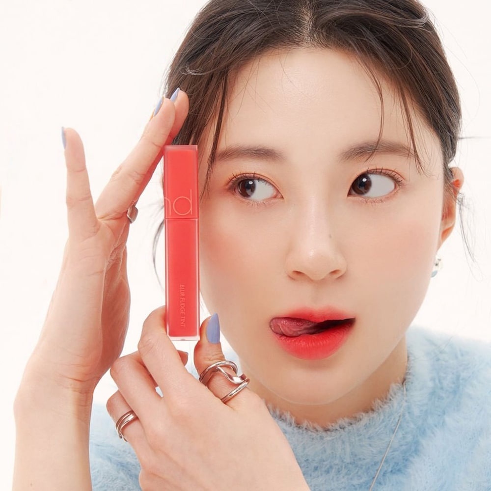 Rom&amp;nd, Blur Fudge Tint - Smoothing Lip Tint - 09 Coral Jubilee , ruj lichid de buze cu un finisaj mat, 5 g