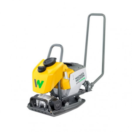 Placa compactoare unidirectionala Wacker Neuson APS1030we, compatibila cu acumulator 51 V, 10 kN, 620 m², rezervor apa 8L
