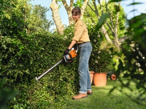 Foarfeca gard viu STIHL HSA 60 putere 0.29 kW lama 60 cm cu Acumulator AK 10 + Incarcator AL 101 - Img 4