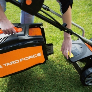 Mașină de tuns gazon / iarba Yard Force LM C33 cu acumulator, 20V, 33 cm - Img 3