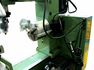 Strung combinat cu freză Evolution 800 de Damatomacchine, cu distanta intre centre de 800 mm si masina de frezat. Este dotată cu două motoare de 750 W monofazate care antrenează strungul şi freza - Img 4