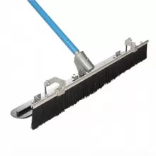 Lipa manuala BISONTE 900 mm/200 mm pentru nivelarea, finisarea si perierea betonului, maner 1.8 m
