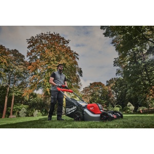Mașină de gazon pe acumulatori auto-propulsată Milwaukee M18 F2LM46-802, 46 CM FUEL™, 2 x acumulator FORGE™ M18 FB8, 1 x încărcător rapid cu 2 porturi M18 DBSC - Img 3