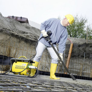 Vibrator de beton compatibil cu convertizor Wacker Neuson IRSEN 58/042, cap vibrant 58 mm, lungime furtun 0.8 m, frecventa 200 Hz, maner vibratii scazute - Img 3