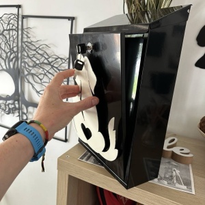 Cutie postala Vivatechnix Cat Dog KRO-1240, otel, 400x250x100mm, Negru/Alb, 2 chei - Img 3