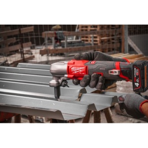 Foarfeca debitat metal cu acumulator, model M12 FNB16-0X, 1.6mm Milwaukee - Img 2
