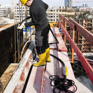 Vibrator de beton cu convertizor integrat Wacker Neuson IRFU65/230/5 GV, cap vibrant 65 mm cu protectie de cauciuc, arbore flexibil 5 m, frecventa 200 Hz - Img 4