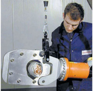 Foarfeca hidraulica cabluri TC140N control electric