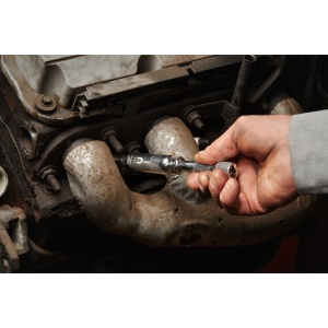 Cheie tubulara 3/8" magnetica pentru bujie 16mm, 4932480676 Milwaukee - Img 3