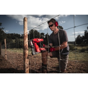 Pistol cu capse de calibrul 9 pentru gard M18 FFUS-302C, capacitate incarcator 45, unghi 0°, Milwaukee, cod 4933479832 - Img 2