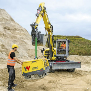 Placa compactoare reversibila Wacker Neuson DPU80rLem670, diesel, racire cu apa, greutate 709 kg, forta de impact 80 kN, pornire electrica, telecomanda - Img 4