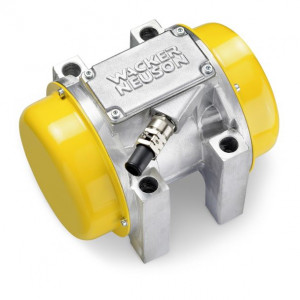 Vibrator extern pentru cofraj Wacker Neuson AR52/9/042, 42 V, 9000 rpm, frecventa 150 Hz, forta centrifuga 13.77 kN