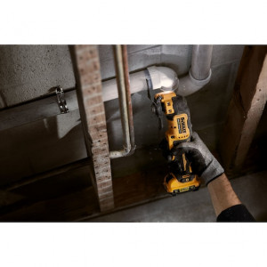 Masina multifunctionala oscilanta cu acumulator 12 V 18000 rpm, unghi de oscilare 3,2 ° , cu 2 acumulatori de 2 Ah si incarcator, in TSTAK, DeWalt - Img 3