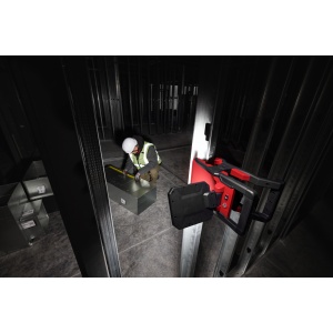 Proiector pivotant M18, PAL2-0, 2000 Lm, Milwaukee, cod 4933493547 - Img 2