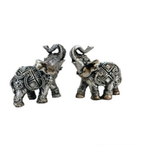 Statueta Feng Shui din rasina cu Elefanti cu trompa ridicata, cu cristale, 8,3cm, model Z15