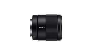Sony FE 35 MM F1.8. Componentă pentru: MILC, Structura lentilelor: 11/9, Cea mai apropiata distanţă de focalizare: 0,22 m. Compatibilitate mărci aparate foto: Sony, Mărire maximă: 0,24x, Tip capac lentile: Parasolar obiectiv detașabil. Culoarea - Img 4