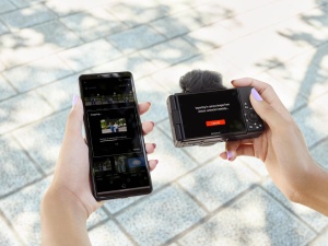 SONY Compact dedicata pentru vlogging ZV-1F 20.1MP, 7.6mm, F2 ISO 125-12.800, 1/32.000s, 4K @30fps, SD/SDXD/SDHC/x1 Micro-HDMI/x1 USB-C, Rafala 3.5-16cps, WiFi/Bluetooth, Senzor CMOS Exmor RS 1" - Img 4