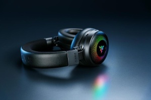 Casti Razer Kraken V4 Pro, wireless, bluetooth, cu fir, frecventa raspuns 20 Hz – 28 kHz, conectivitate wireless: 2.4 GHz Wireless prin OLED Control Hub sau Bluetooth 5.3, cu fir USB-A sau 3.5mm, microfon retractabil Razer™ HyperClear Super Wideband - Img 6