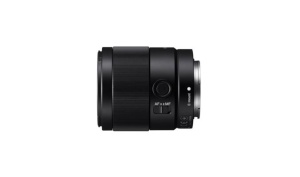 Sony FE 35 MM F1.8. Componentă pentru: MILC, Structura lentilelor: 11/9, Cea mai apropiata distanţă de focalizare: 0,22 m. Compatibilitate mărci aparate foto: Sony, Mărire maximă: 0,24x, Tip capac lentile: Parasolar obiectiv detașabil. Culoarea - Img 3