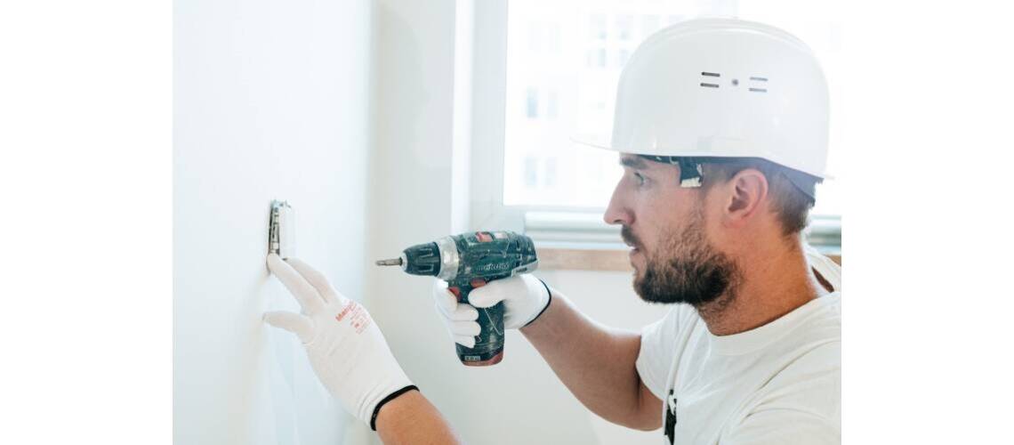 4 scule electrice indispensabile pasionatilor de bricolaj