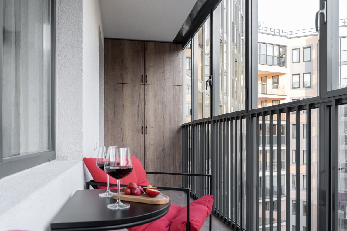Idei Amenajare Balcon Închis: Ghid Complet