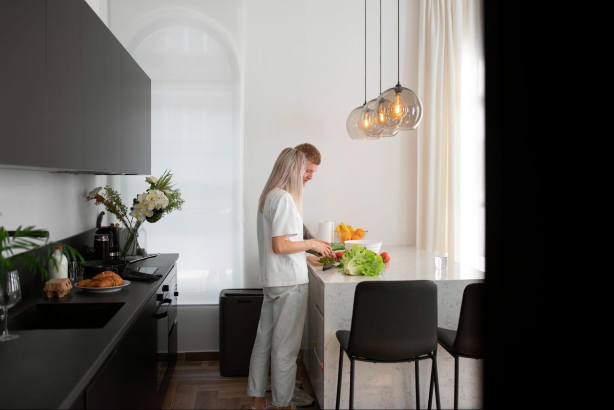 Idei Amenajare Bucătărie: Ghidul Tău Complet pentru un Spațiu Modern, Ergonomic și Elegant