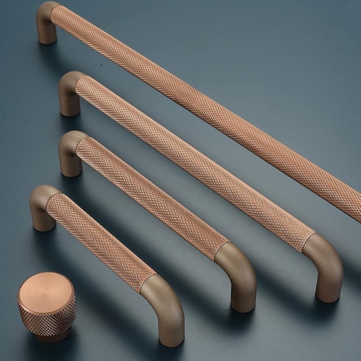 Maner Ergo 128 mm, bronz pentru mobilier – Design modern si calitate superioara