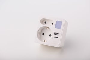 Adaptor priza, lumina veghe, dublu, 1 x Schuko, 1 x Euro, 2 x USB, protectie copii - Img 1