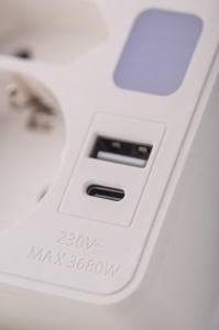Adaptor priza, lumina veghe, dublu, 1 x Schuko, 1 x Euro, 2 x USB, protectie copii - Img 3