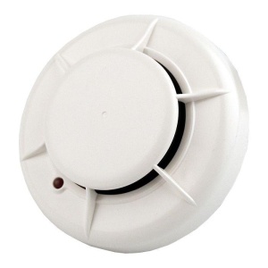 Detector de fum Honeywell ECO1003 A: Compensarea automată a derivei Funcționează pe sistemele 12 și 24VDC Funcție de testare a alarmei la distanță și opțiunea LED Aprobat pentru EN54-7 (2000) Aprobat pentru MED 96/98/CE Diferite game de baze disponibile
