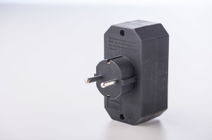 Adaptor priza, triplu, 1 x Schuko, 2 x Euro, protectie copii, negru - Img 2