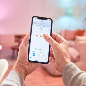 Bec LED RGB inteligent WiZ Connected Colors C37, Wi-Fi, E14, 4.9W (40W) ,470 lm, lumina alba si color (2200-6500K), compatibil GoogleAssistant/Alexa/Siri - Img 6