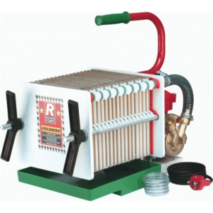Filtru vin Colombo 18 cu pompă de bronz, randament 550-800 l/h + CADOU 18 plăci medii Rover 4 și 18 plăci fine Rover 16 incluse
