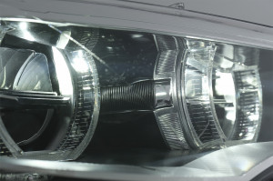 Set faruri Xenon Angel Eyes 3D Dual Halo Rims LED DRL compatibil cu BMW X6 E71 2008-2012 - Img 4