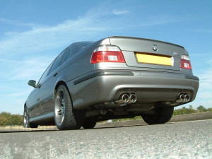 Bara Spate compatibil cu BMW Seria 5 E39 Evacuare Dubla 1995-2003 cu PDC - Img 6