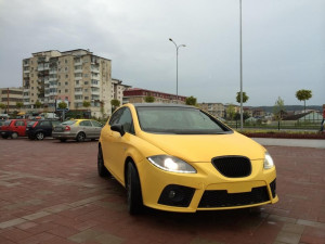Grila Centrala Negru Lucios compatibil cu SEAT Toledo 2004-2009, Leon 2005-2009, Altea 2004-2009 Cupra Design - Img 4