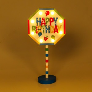 Semn Decorativ din Lemn Happy Birthday 8 LED - 20x10x41cm