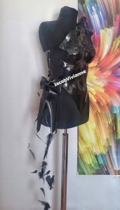 Corset Cyber Erway - Corset din plastic negru cu pene - Img 2