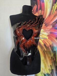 Corset Cyber HEART - Corset inima plastic negru cu finisaj rosu - Img 4